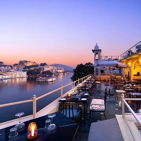 Sarovar - Lake Facing Boutique Hotel On Lake Pichola Udaipur Exterior photo