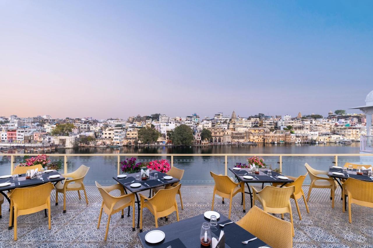 Sarovar - Lake Facing Boutique Hotel On Lake Pichola Udaipur Exterior photo