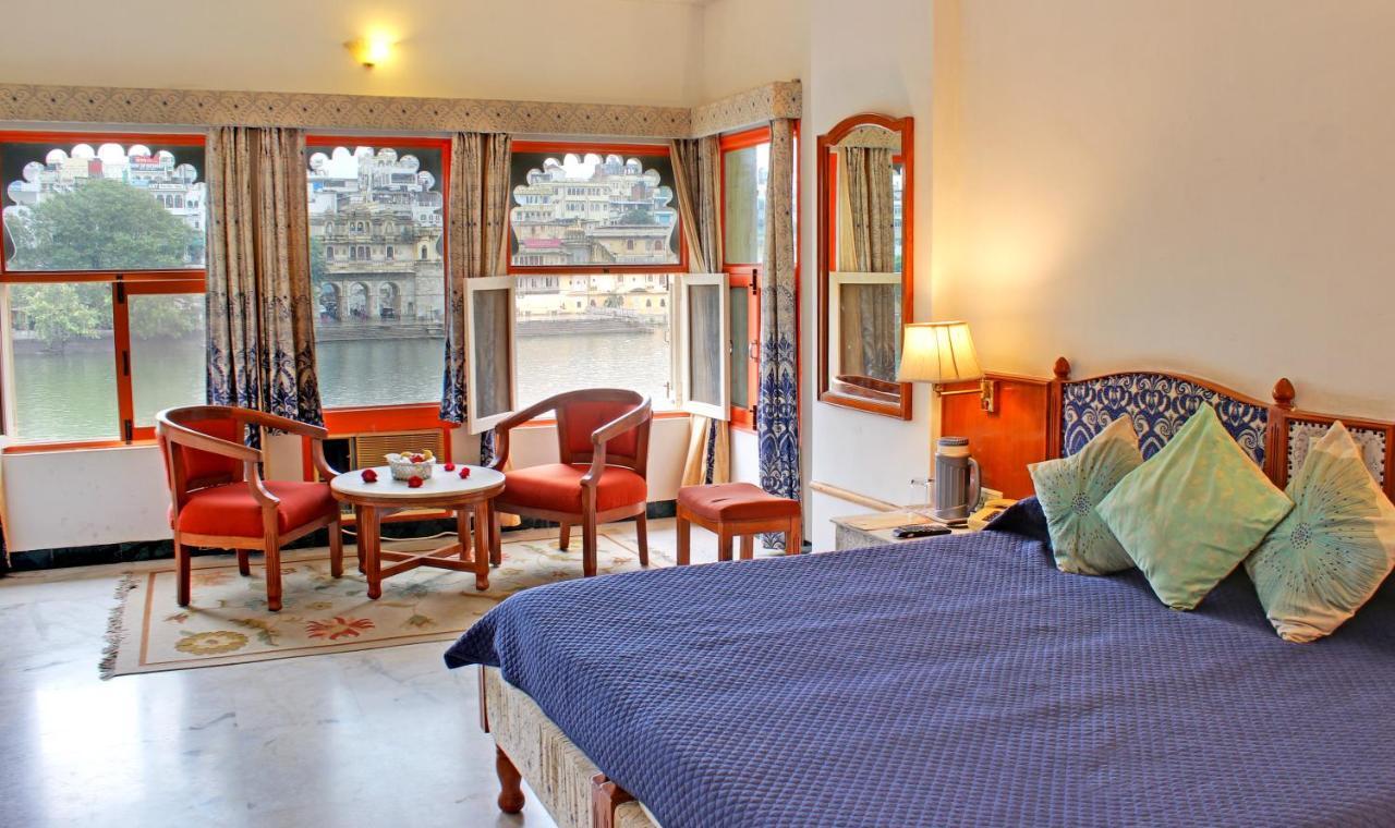 Sarovar - Lake Facing Boutique Hotel On Lake Pichola Udaipur Exterior photo