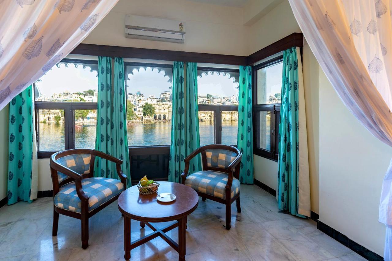 Sarovar - Lake Facing Boutique Hotel On Lake Pichola Udaipur Exterior photo