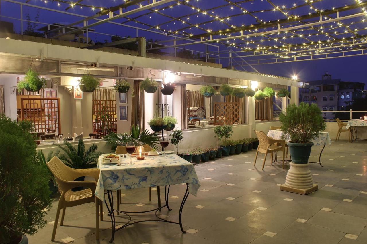 Sarovar - Lake Facing Boutique Hotel On Lake Pichola Udaipur Exterior photo