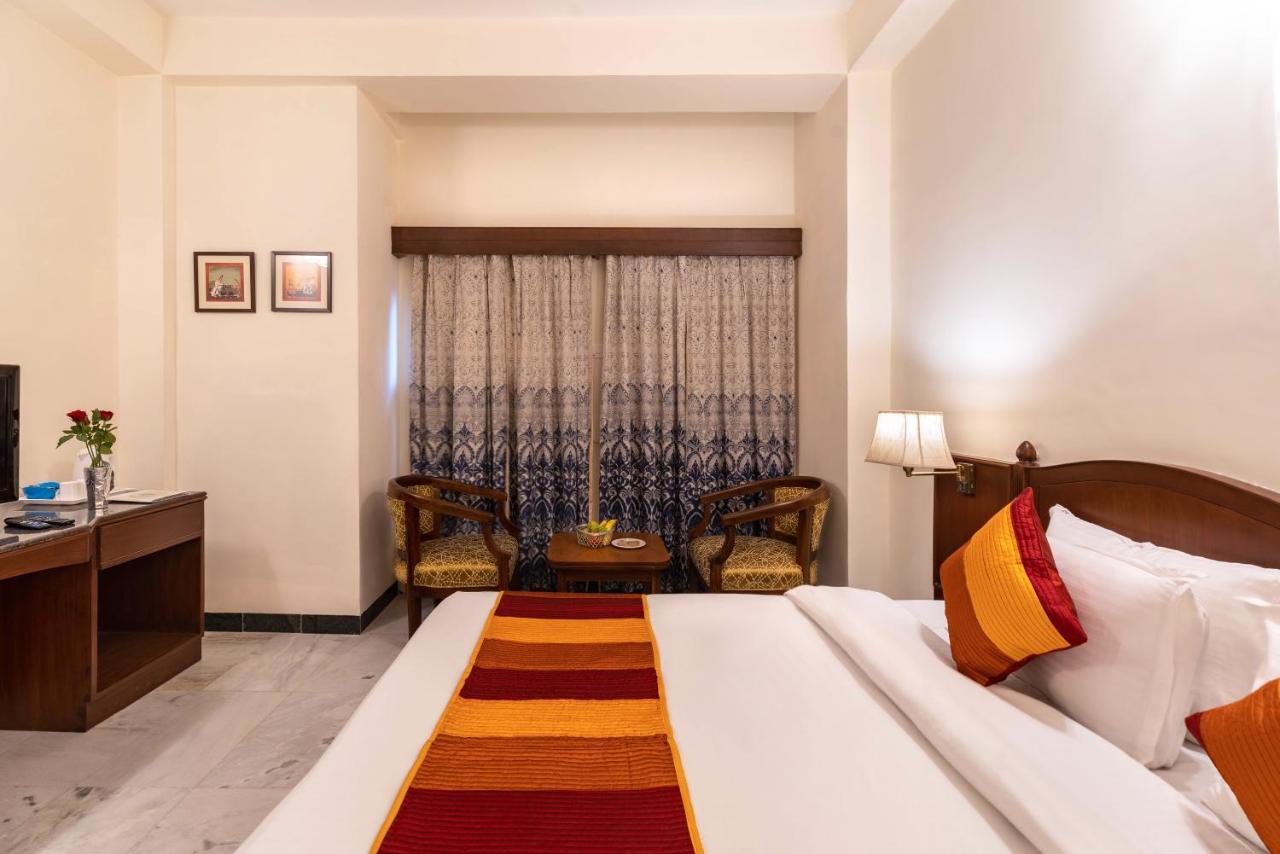 Sarovar - Lake Facing Boutique Hotel On Lake Pichola Udaipur Exterior photo