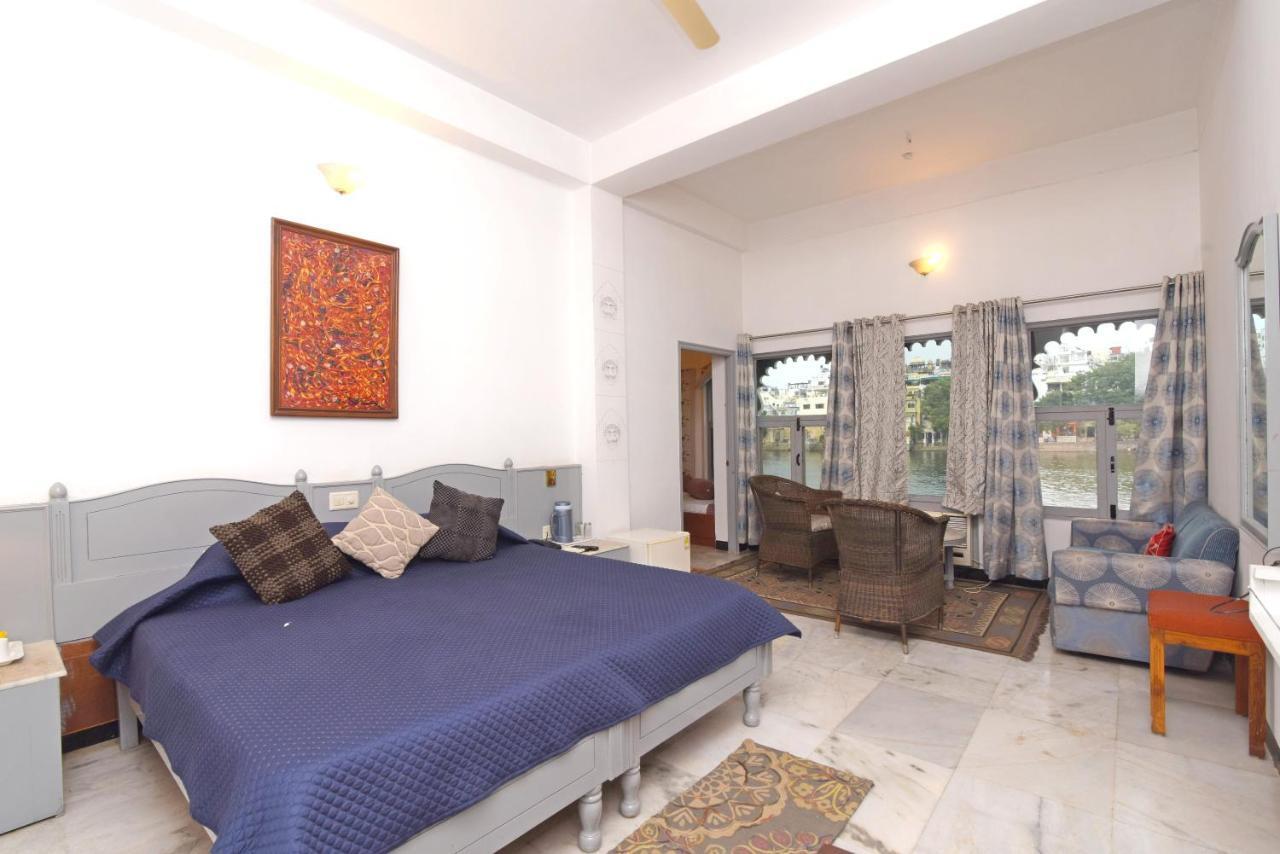 Sarovar - Lake Facing Boutique Hotel On Lake Pichola Udaipur Exterior photo