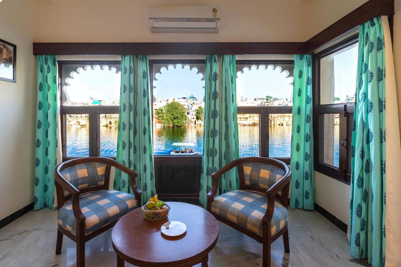 Sarovar - Lake Facing Boutique Hotel On Lake Pichola Udaipur Exterior photo